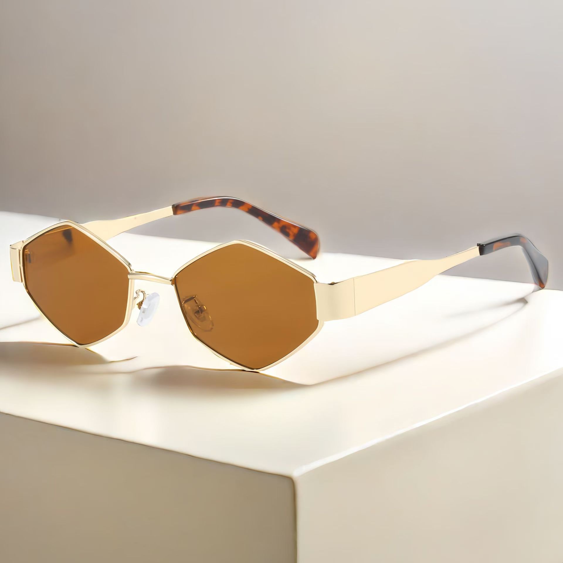 Gafas de sol redondas europeas y americanas para mujer, estilo urbano, novedad 2026, gafas de sol metálicas de moda, gafas de sol a la última. image 19
