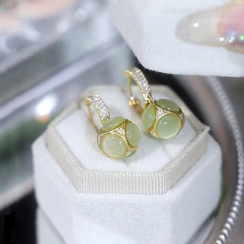 Green Cat's Eye Diamond Ball Earrings with Gold Tones, Elegant and Simple, Non-Fading High-End Retro Earrings