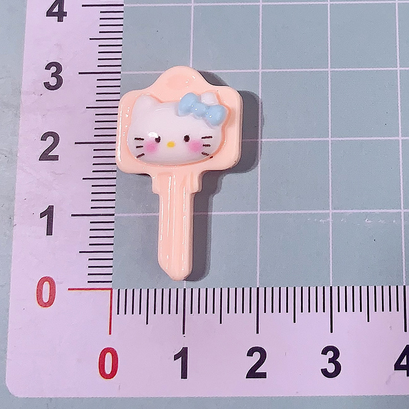 Nuevos dibujos animados Sanrio llaves DIY accesorios de resina lindos clips para el cabello accesorios para el cabello material de colgante de caso de teléfono móvil