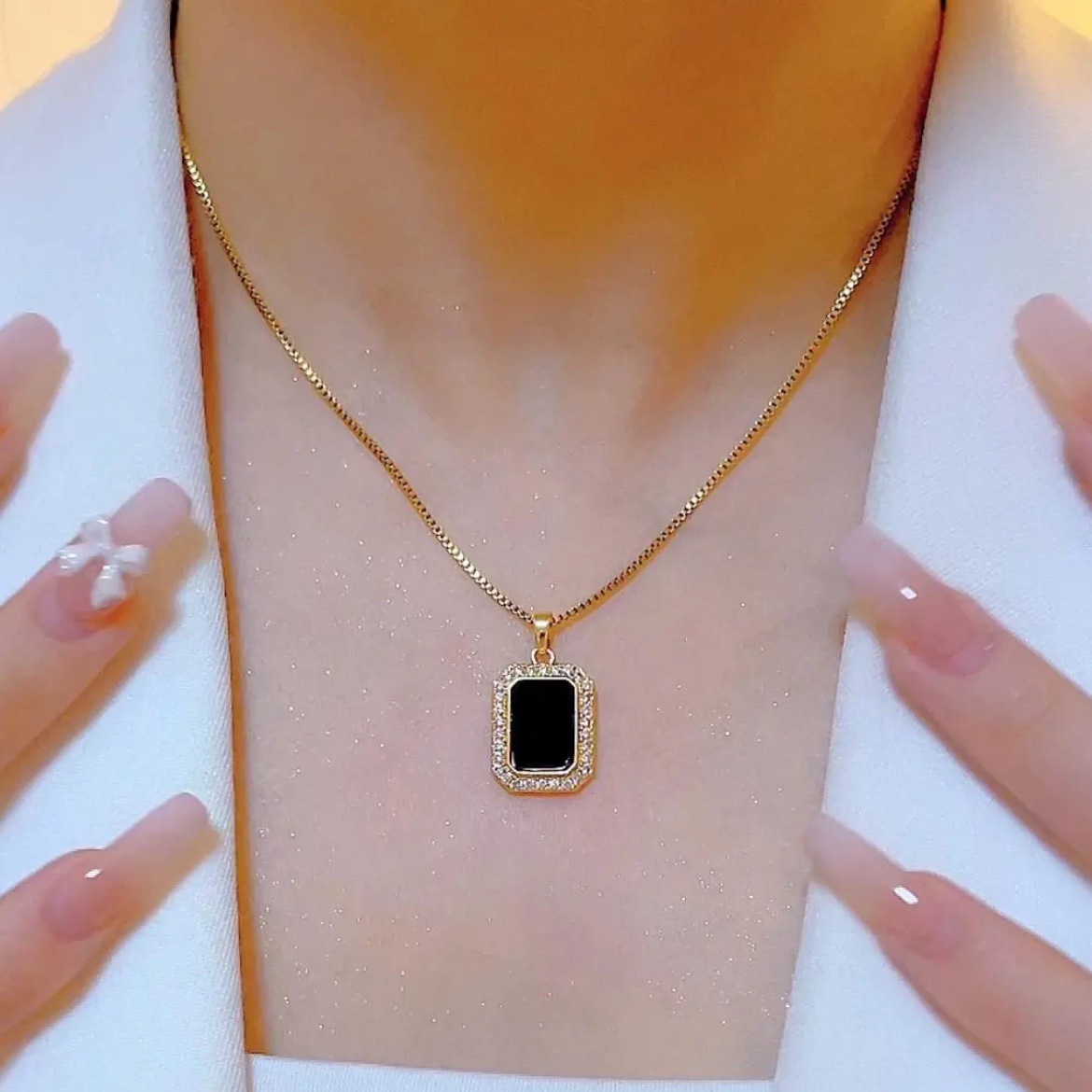 brand titanium steel necklace women;s all-match high-end accessories accessories light luxury clavicle chain design sense niche wholesale_ipsvogv.com