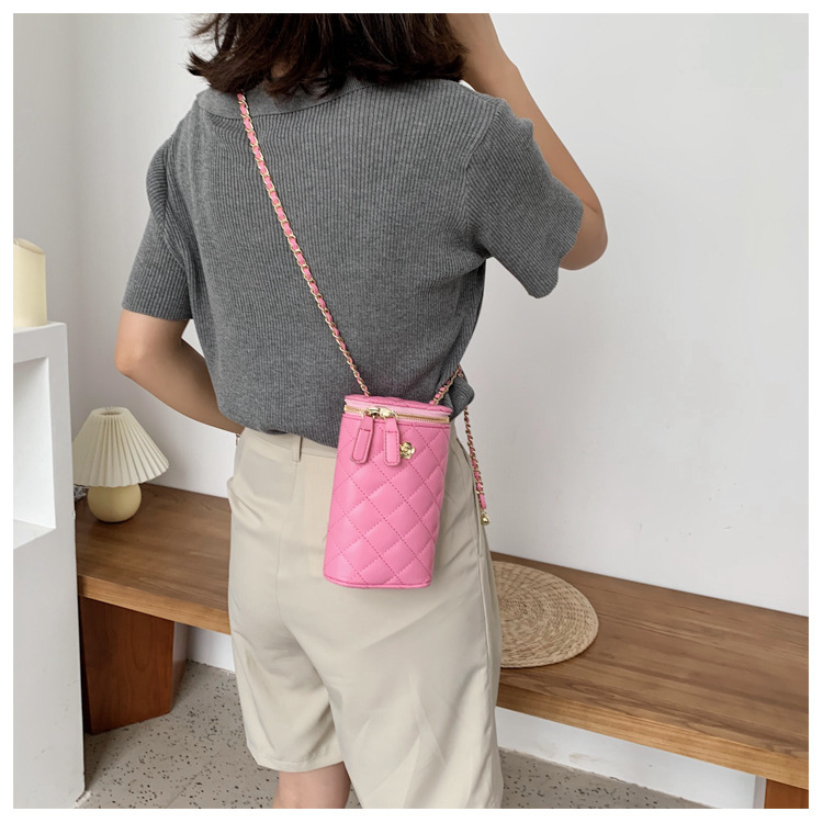 New Fashion Rhombus Chain Messenger Phone Solid Color Bag display picture 1