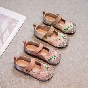 �ɐ�С����ŮͯƤЬ2024����\�ڌ�������������Ь�r�ж���Ь