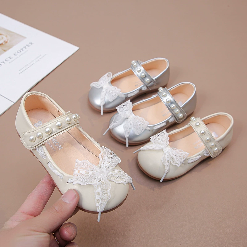 Девушки модные сладкие кожаные туфли 2025 весна и осень новые детские бабочки