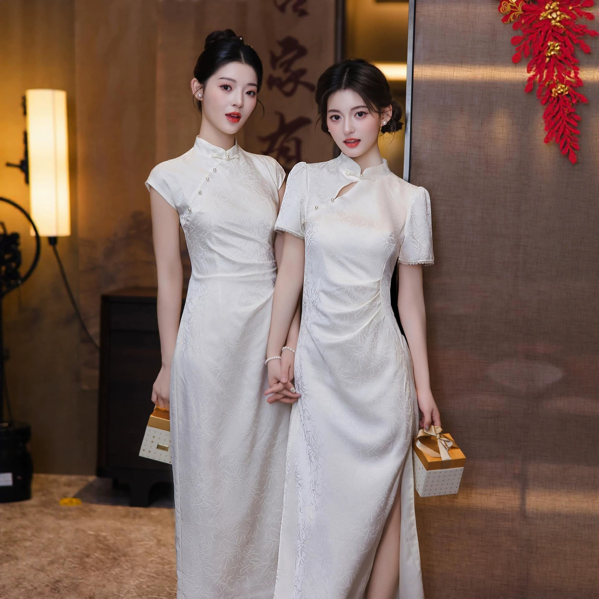 New Chinese-style cheongsam bridesmaid dress in champagne color, short-sleeved, stand-up collar, slimming wedding sister dress, banquet toast dress for women