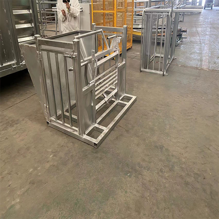 Suministro directo de fábrica oveja galvanizada en caliente marco giratorio fijo marco de oveja Baoding marco de prevención de epidemias poda marco de lana de pezuña de oveja Baoding