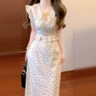 新中式国风小飞袖v领超仙连衣裙女2026夏季收腰过膝波点鱼尾长裙