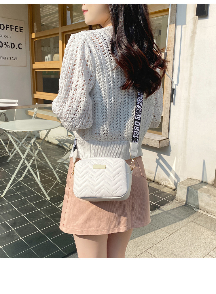 Women's Small Pu Leather Solid Color Fashion Square Zipper Crossbody Bag display picture 2