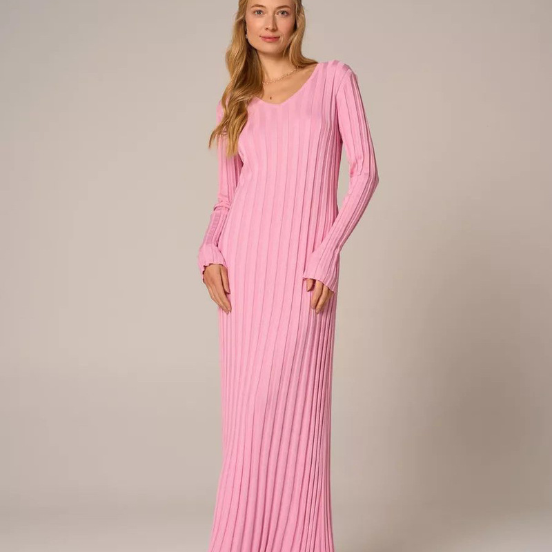 Платье вязаное рубчик elongated rib knit dress Платье вязаное рубчик elongated rib knit dress