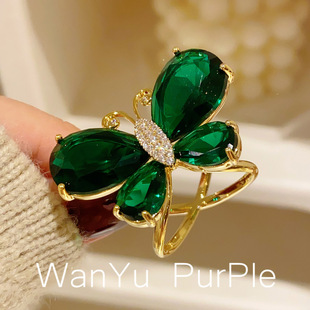 Super beautiful French retro court emerald butterfly knotted silk scarf buckle multi-functional coat corner buckle ribbon accessories