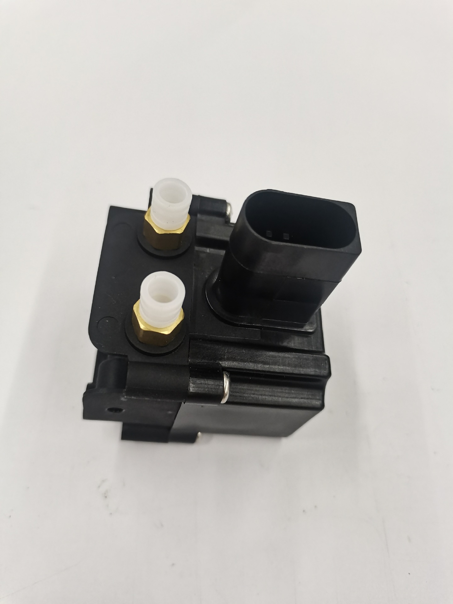 37206789937 distribution valve is suitable for BMW E70 shock absorber valve 37206859714, sourced from the original manufacturer