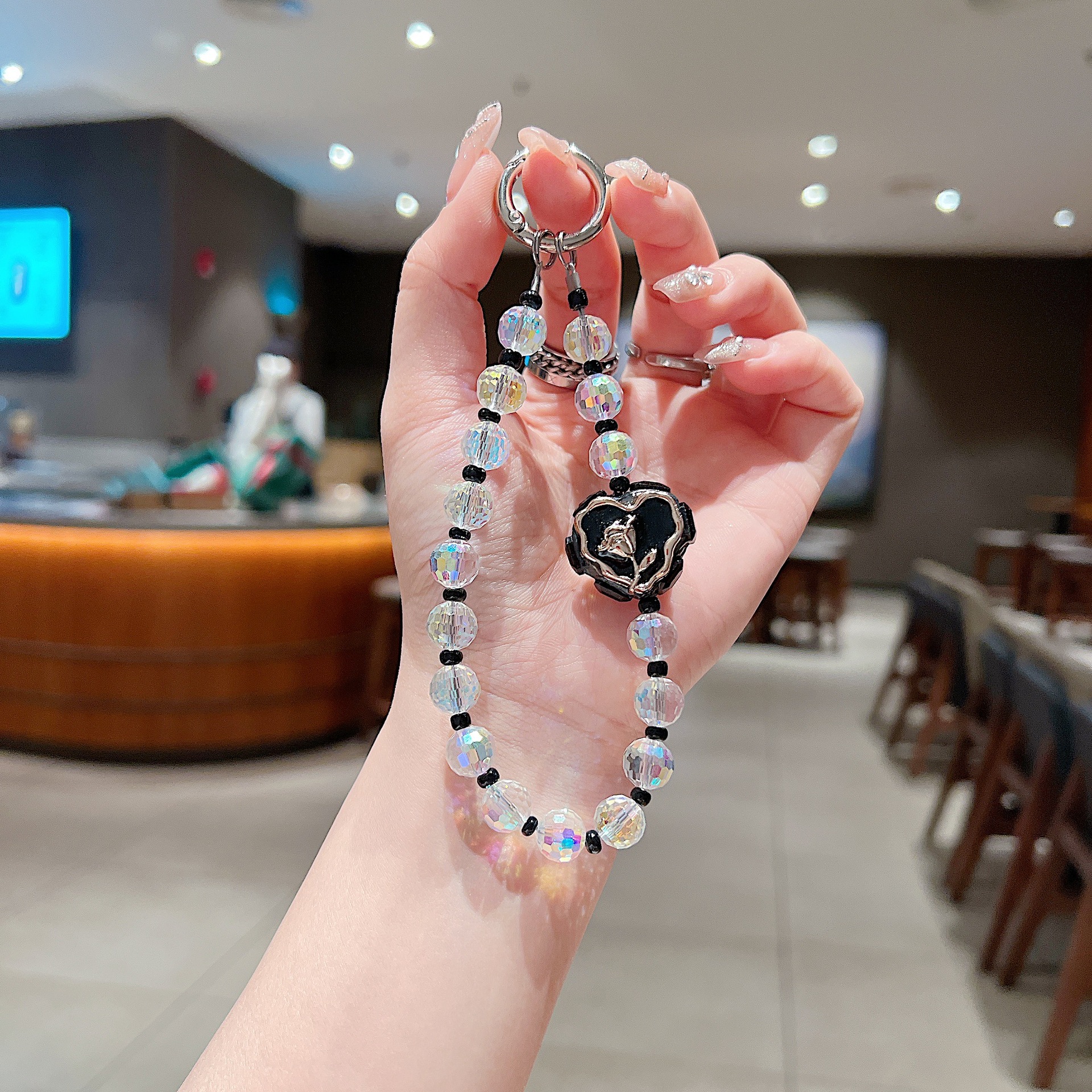 Verano pequeño y fresco cordón de cadena de teléfono móvil cristal colorido accesorios creativos amor flor pintada cordón de hebilla de metal