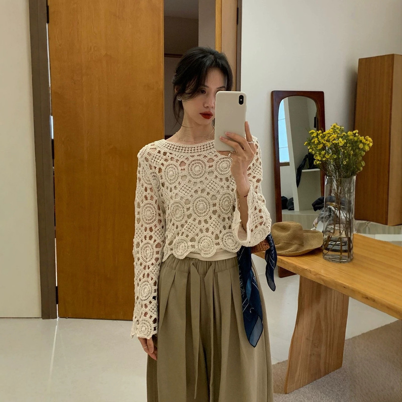 Bohemian Style Crochet Hollow-Out Loose-Fitting Slimming Sun-Protective Long-Sleeve Knit Top for Seaside Vacation, Short Versatile Top Bohemian Style Crochet Hollow-Out Loose-Fitting Slimming Sun-Protective Long-Sleeve Knit Top for Seaside Vacation, Short Versatile Top