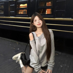 美式辣妹斜肩长袖卫衣女秋季2025新款设计感小众慵懒别致露肩上衣