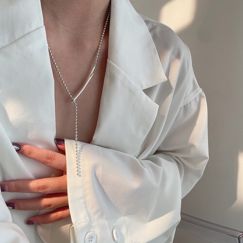Korean Geometric Minimalist Style Hook Unique Sweater Chain Necklace for Women, INS Inspired, Niche Design, High-End, Lightweight Luxury