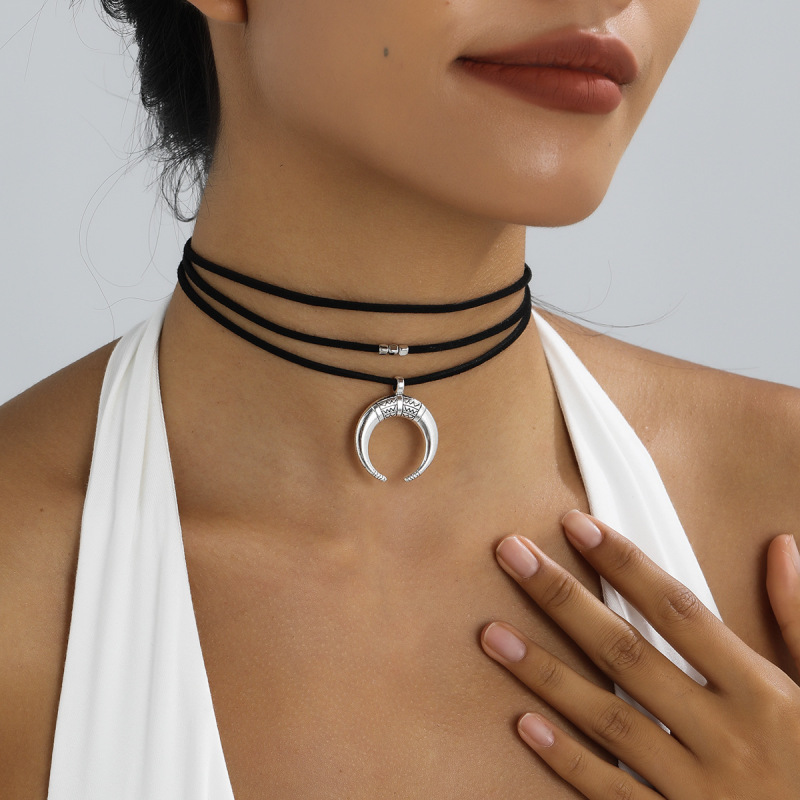Dark Girl Retro Crescent Pendant Multi-Layered Suede Rope Necklace Cool Choker Clavicle Chain Necklace Collar
