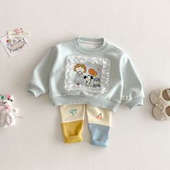 女の子のかわいいパーカー2025新型子供服女の子レース漫画上着赤ちゃん韓国版ゆるいプルオーバー