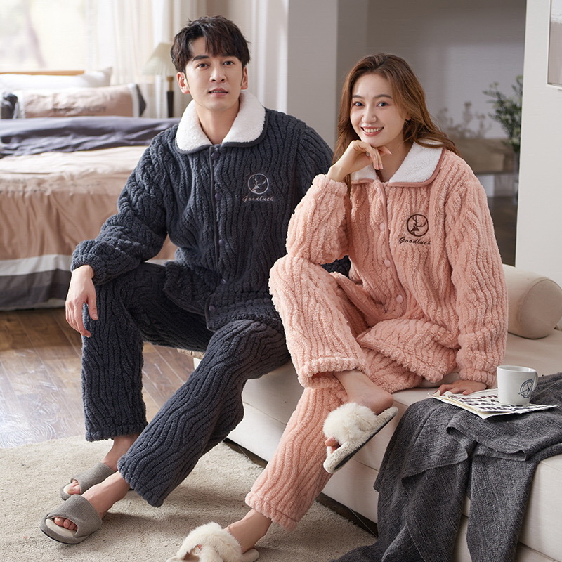 Winter-Paar-Pyjama, warme Flanell-Strickjacke, verdicktes und plüschiges Korallensamt-Hauskleidungsset für Herren und Damen_voghion.com