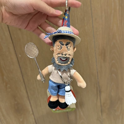 Grandpa Cow Plush Toy Pluş açarlıqlar - grandpa-cow-with-straw-hat-and-badminton-pendant