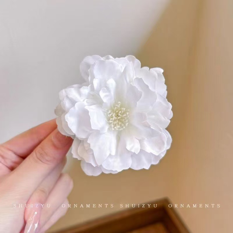 흰 동백꽃