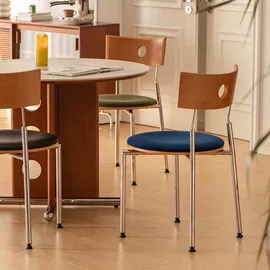 实木床;餐桌;电脑桌