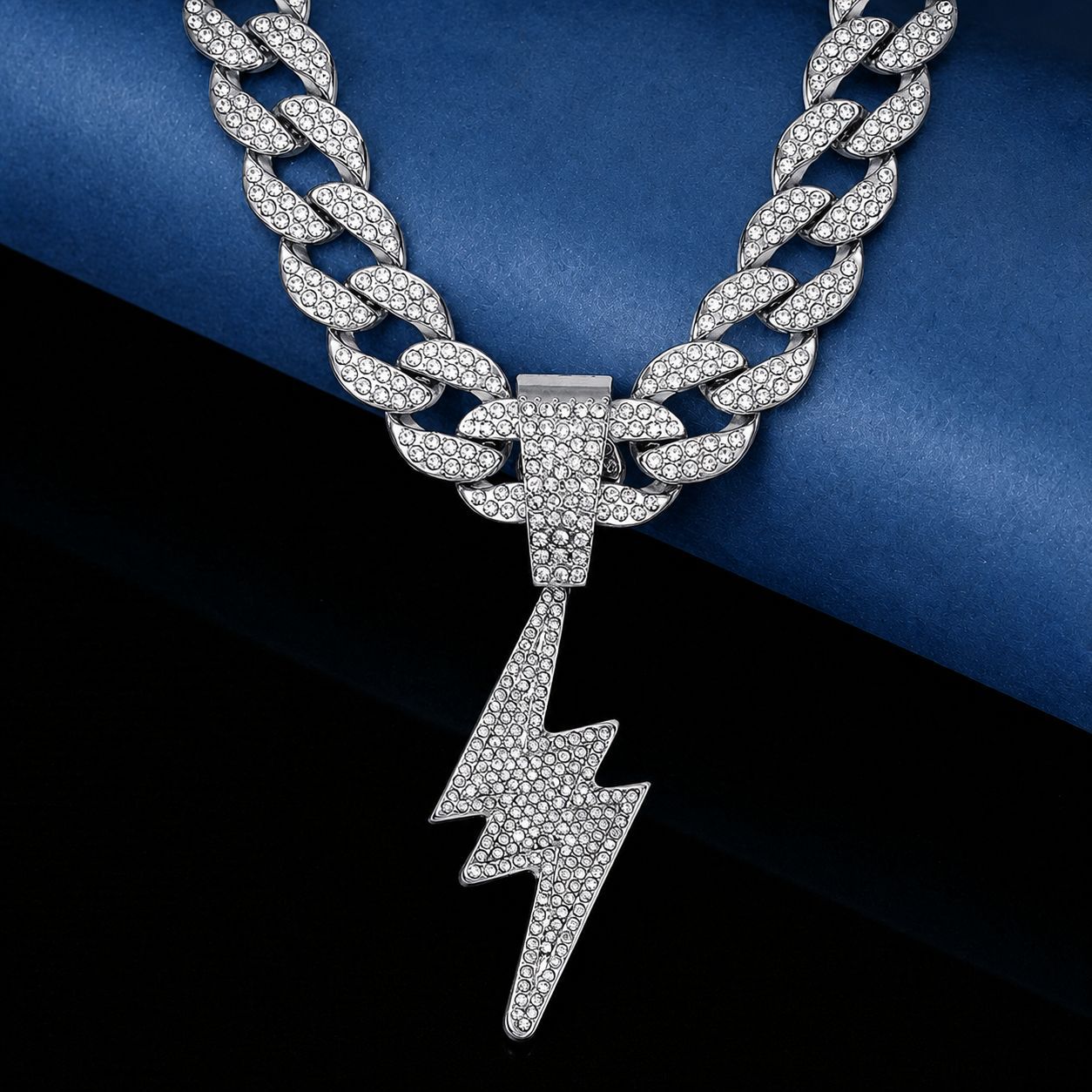 Europa y Estados Unidos de moda transfronteriza cool full diamond collar colgante relámpago hip-hop collar de cadena cubana image 1