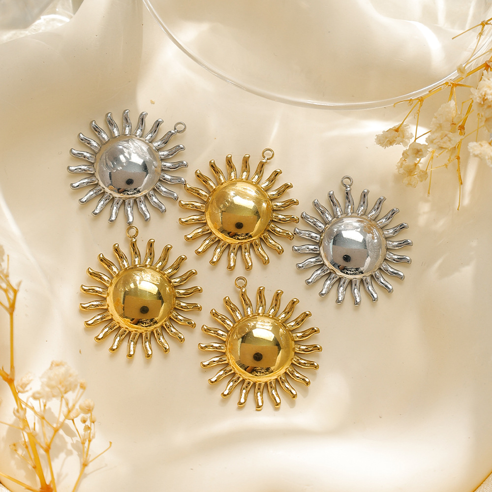All Seasons Season 1 Piece 304 Stainless Steel 18K Gold Plated Sun Polished Pendant DIY Ornament Accessories