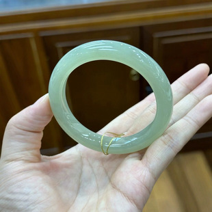 Hotan Jade Tea Fine Color Bracelet 57 Circle Ice Permeable and Fresh Natural Foundation