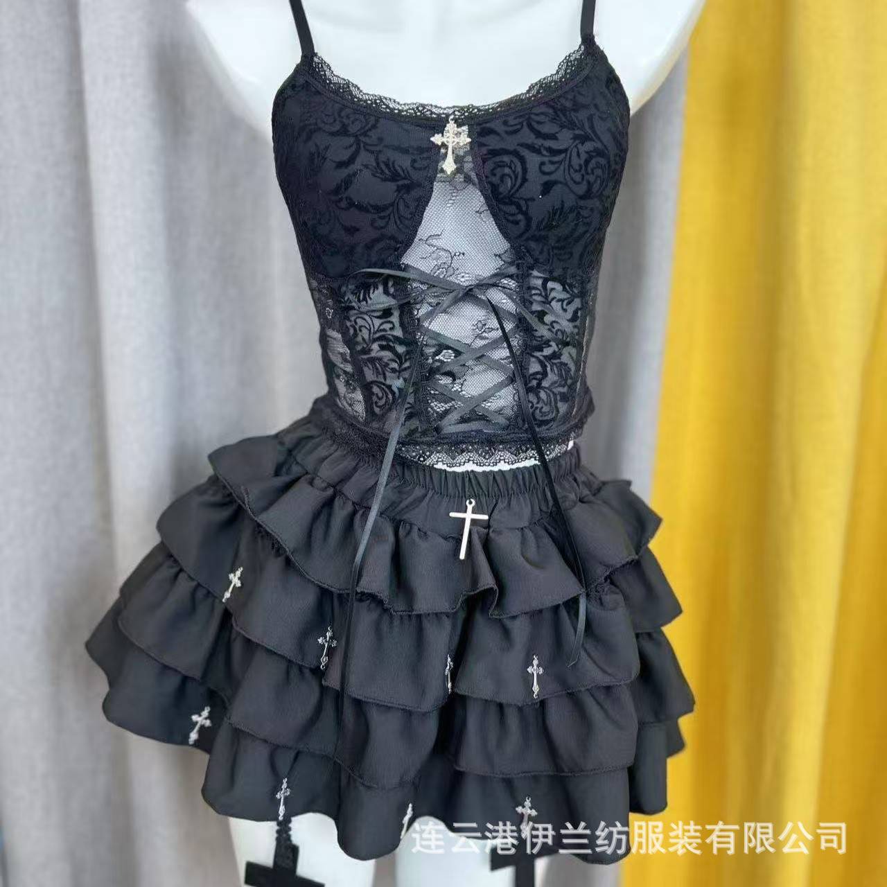 Black and White High-Waist Puff Skirt, Light Punk Outer-Wear Mini Skirt, Anti-Exposure Lining — detail image 2