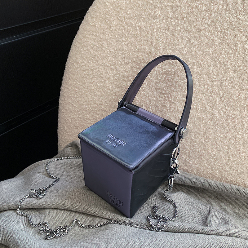 Bolso de hombro de mano con correa de cadena y diseño de azúcar pequeño de color gradual, de moda, 2023_voghion.com