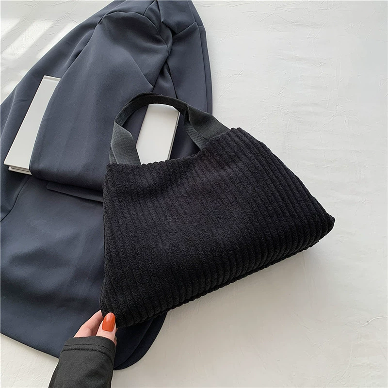 Fashionable winter one-shoulder bag, 2023