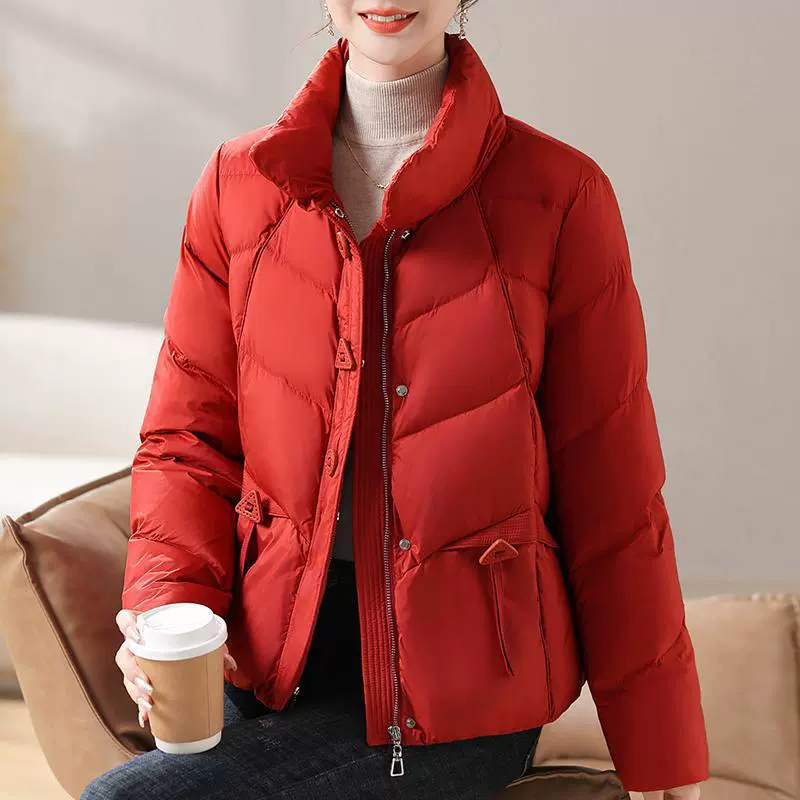 Молодая мама зимняя одежда короткие пуховики мода минус средний возраст женщины 2024 новые хлопковые куртки