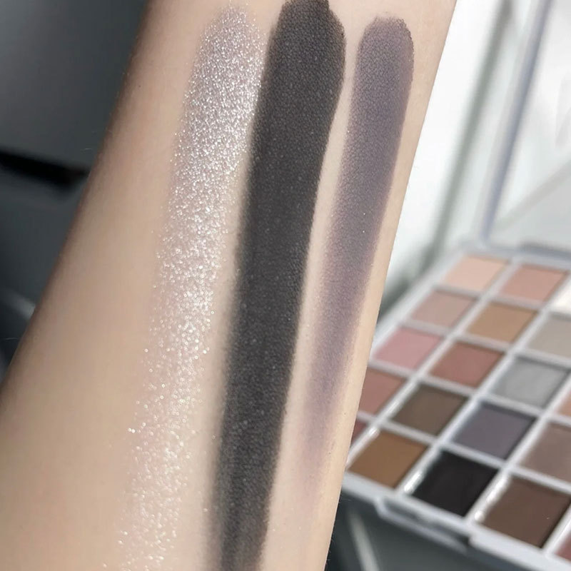 Paleta de Sombras de Ojos Capel Cement Gray, Maquillaje Ahumado Europeo y Americano, Paleta de 25 Colores No Abultada, Tonos Tierra Mate Perlados, Tendencia Nacional