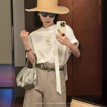 ����һ��ʰ�������p��ᘿ�����T��Ů�ļ��R��ɏ�̽���׃ȴ�