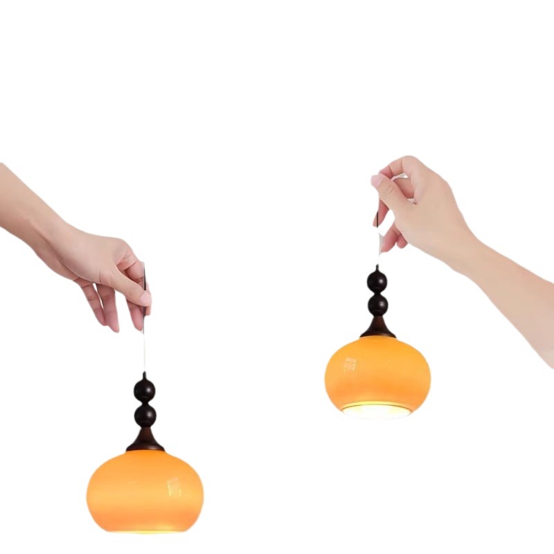 Candelabro pequeño de noche retro Wabi-Jifeng antiguo pasillo de entrada francés barra de bar luz de línea vertical dormitorio principal lámpara de línea colgante