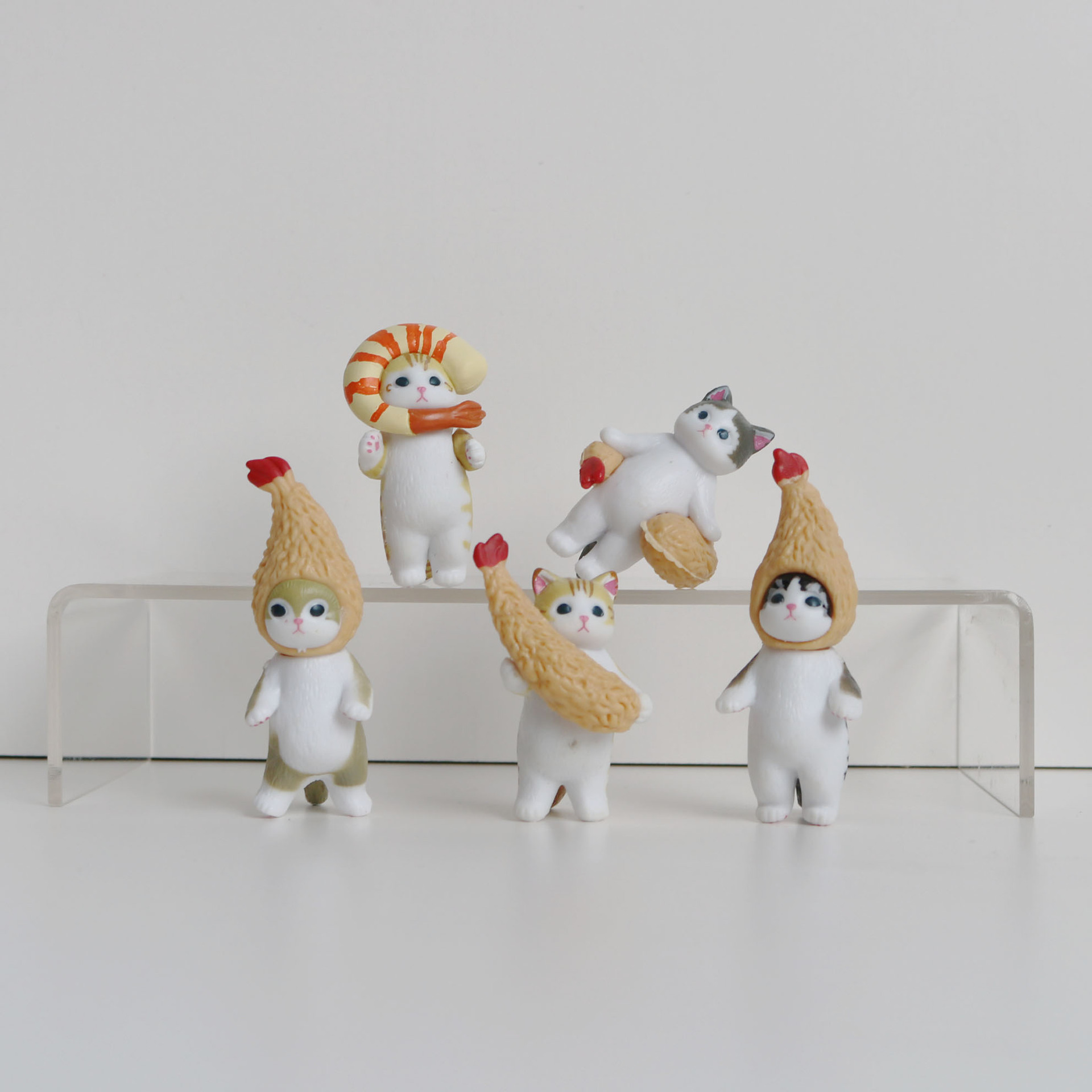 Una variedad de opcional gato coche adornos trenzado gato huevo gato adornos gato creativo regalo muñeca regalo