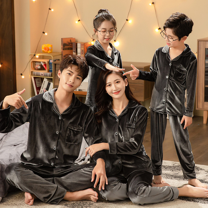Pajamas de mangas largas para padres e hijos ropa de casa para hombres más grande juego casual de terciopelo dorado cardigans para niños parejas de primavera y otoño