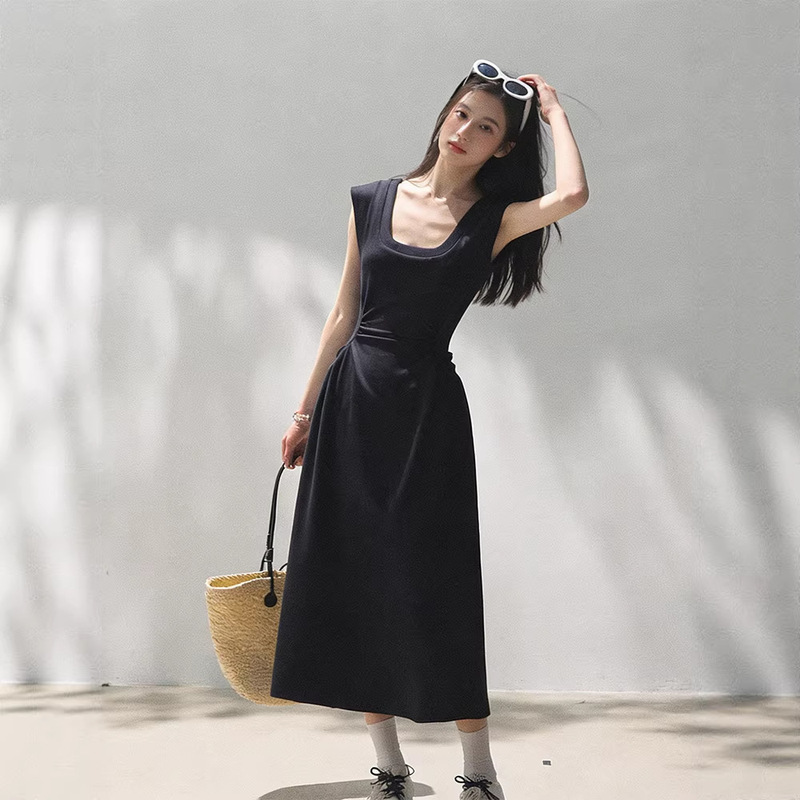 *Summer on the Island: Petite U-Neck Skin-Friendly Everyday Dress with Right-Angle Shoulders, Waist-Cinching, Slimming, and Elegant Long Dress for Women *Summer on the Island: Petite U-Neck Skin-Friendly Everyday Dress with Right-Angle Shoulders, Waist-Cinching, Slimming, and Elegant Long Dress for Women