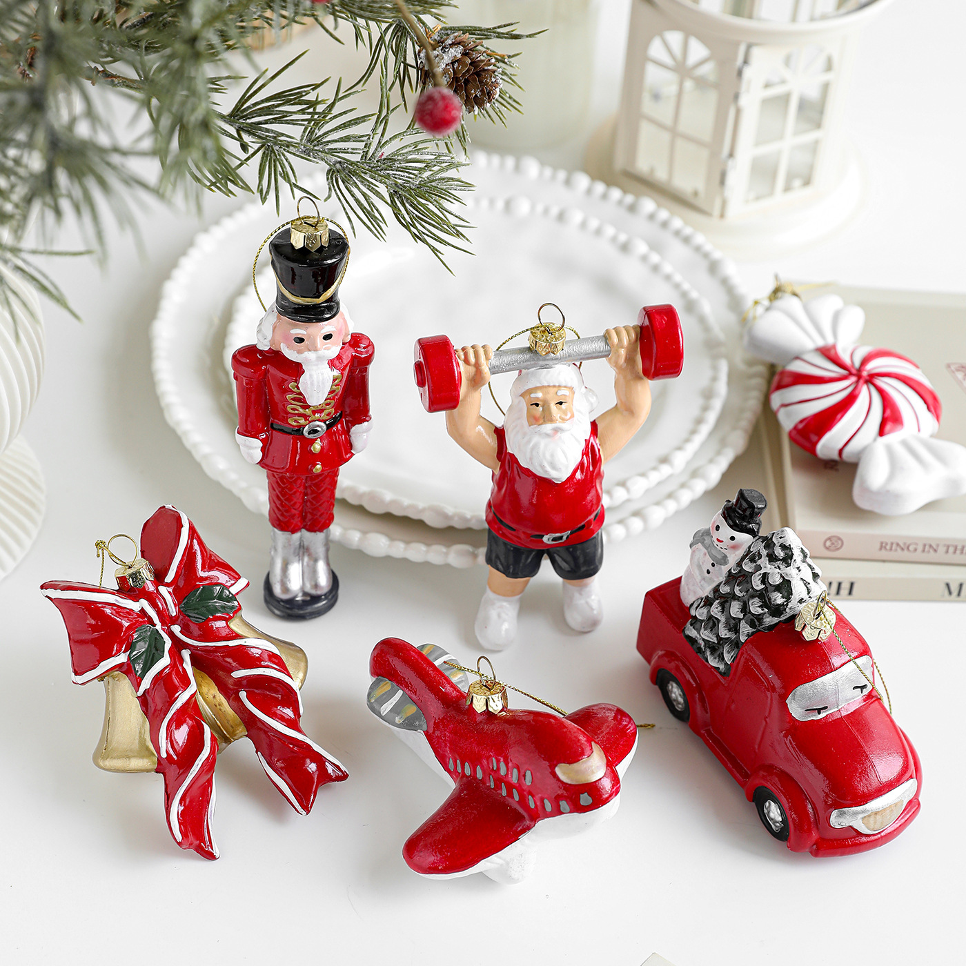 Nuevo color rojo y blanco dibujos animados colgantes de plástico Santa colgantes de árbol de Navidad decoración de atmósfera suministros de diseño