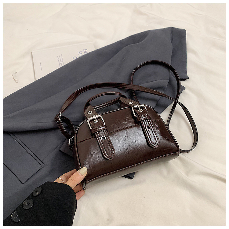 Bolso cuadrado pequeño de mano de moda, bolso de hombro 2024 otoño e invierno, textura de todo fósforo, cuero de cera de aceite, bolso de almohada de cercanías, bolso de mensajero