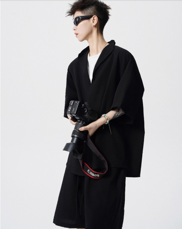 Nuevo verano suelto de tamaño grande falso dos piezas camiseta de manga corta pantalones cortos conjunto simple de alto nivel sentido antiguo estilo de dinero dos piezas conjunto