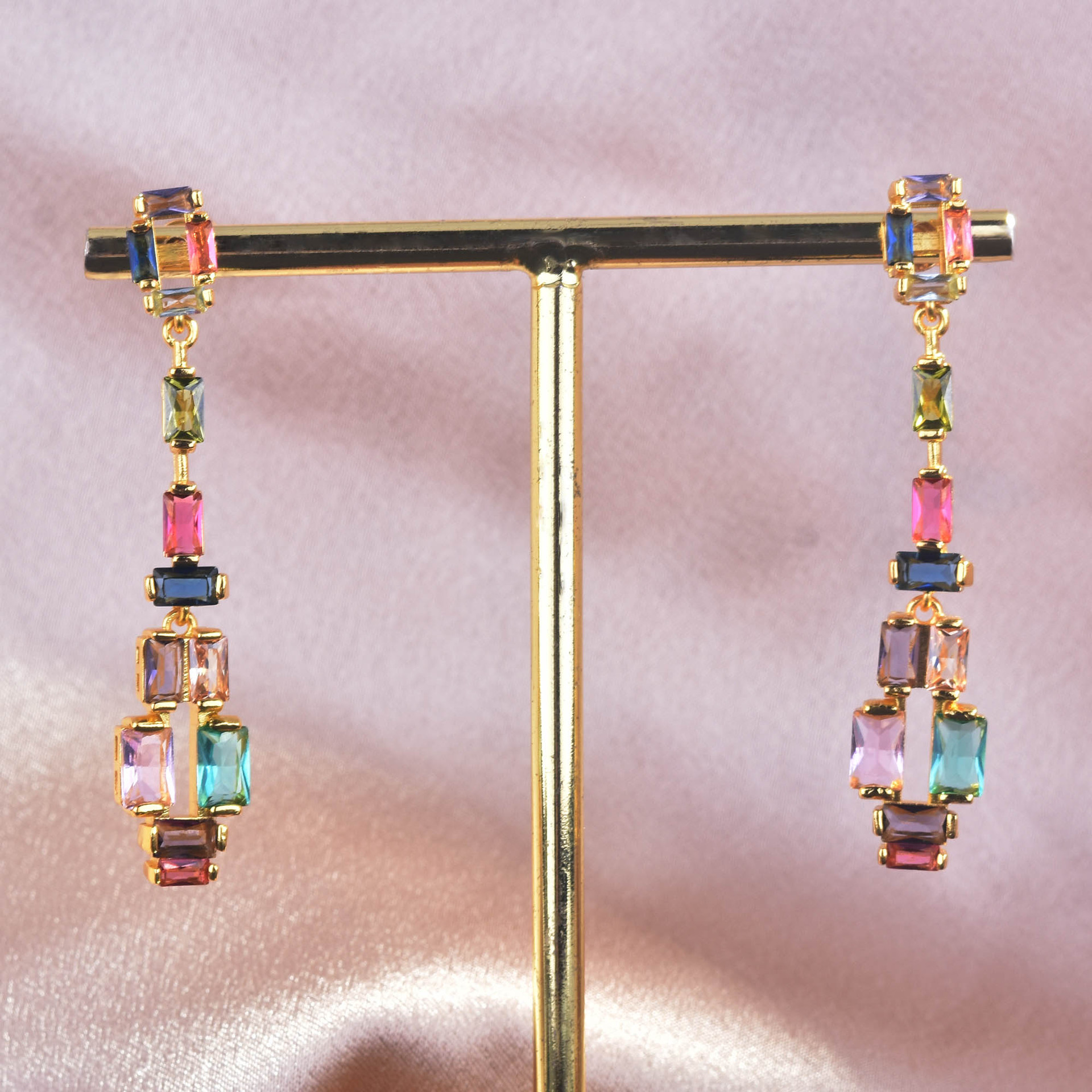 Boucles D'oreilles De Mode De Contraste Super Flash Zircon Boucles D'oreilles Simulation Tourmaline Colorée Longues Boucles D'oreilles display picture 5