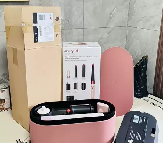 Airwrap i.d. Straight + Wavy HS08 Hot Air Styler in Sakura Pink – In Stock for Cross-Border Wholesale
