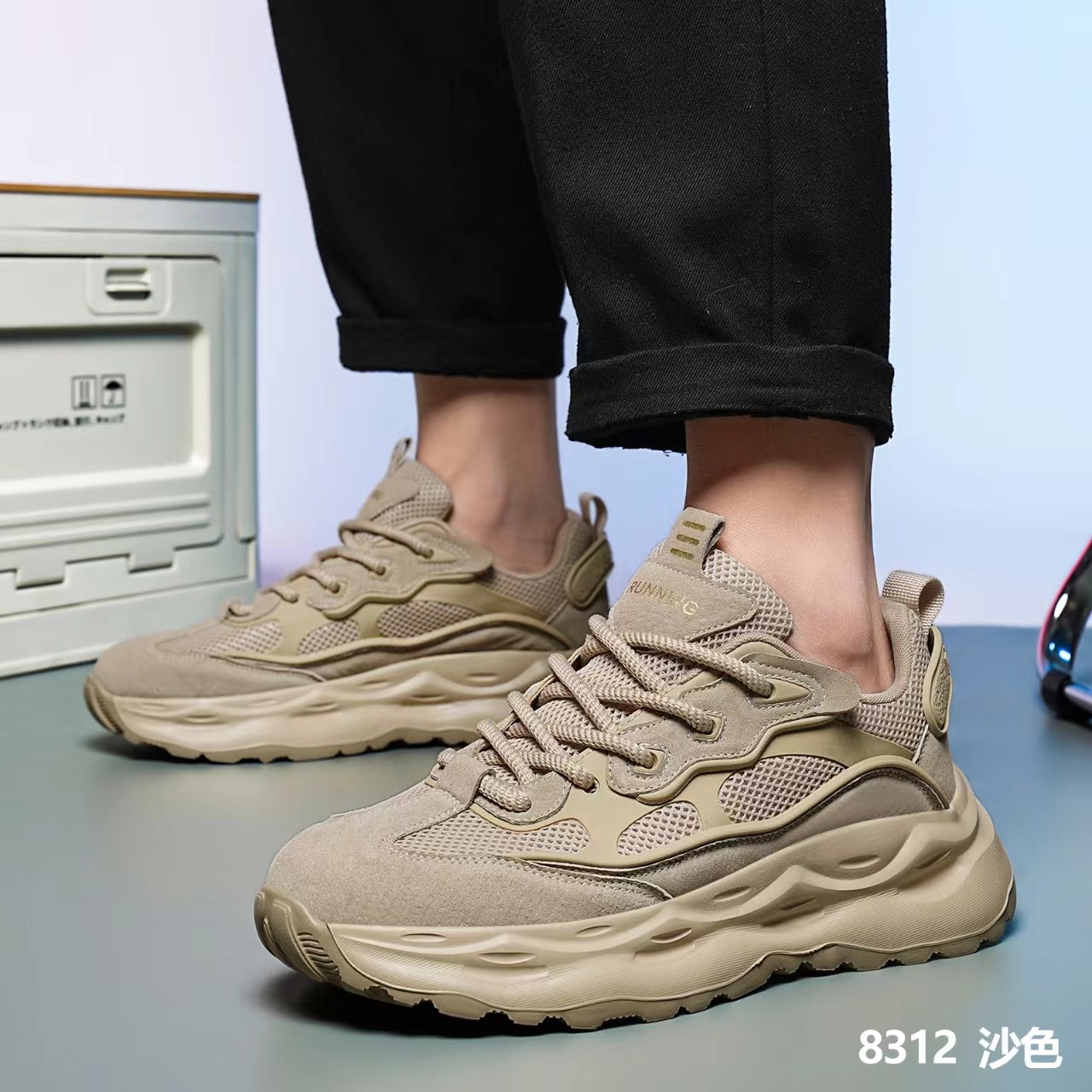 Zapatos de hombre de moda 2024 nuevos zapatos de malla transpirables de verano aumentan la altura de los zapatos deportivos casuales de hombre zapatos de suela gruesa