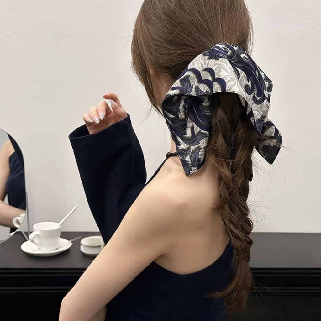 Scrunchie con stampa totem elegante accessorio capelli fiore_voghion.com