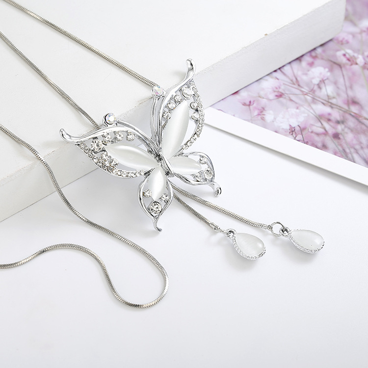 New Korean Style High-end Opal Butterfly Diamond Sweater Chain Fashion Long Wild Clothing Necklace Pendant Wholesale display picture 6