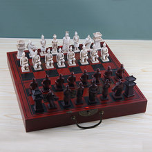 跨境供应仿古国际象棋 西安兵马俑棋子 树脂立体棋子木质贴PU棋盘