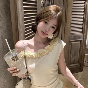 �nϵб���Sɫһ�ּ����T��Ů�ļ��^��ľ��߅¶�������ö̿�����