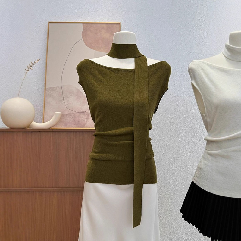 High-End Simple Knitted Knitwear for Women in Summer New Style One-Line Collar Off-Shoulder Sexy Versatile Niche Casual Fashion Top High-End Simple Knitted Knitwear for Women in Summer New Style One-Line Collar Off-Shoulder Sexy Versatile Niche Casual Fashion Top