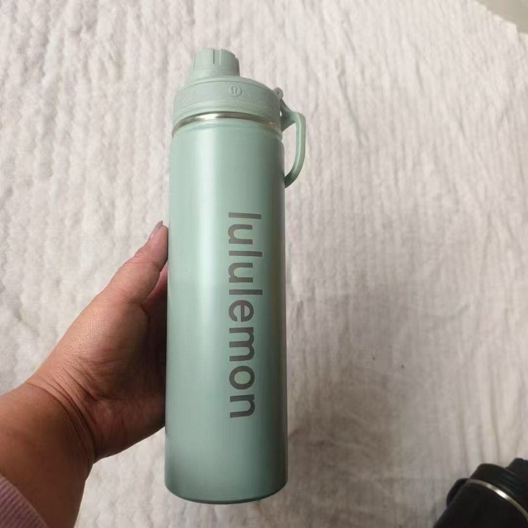 Termo de Acero Inoxidable 304 de Doble Capa con Diseño Antiderrames LULU de Amazon, 710 ml