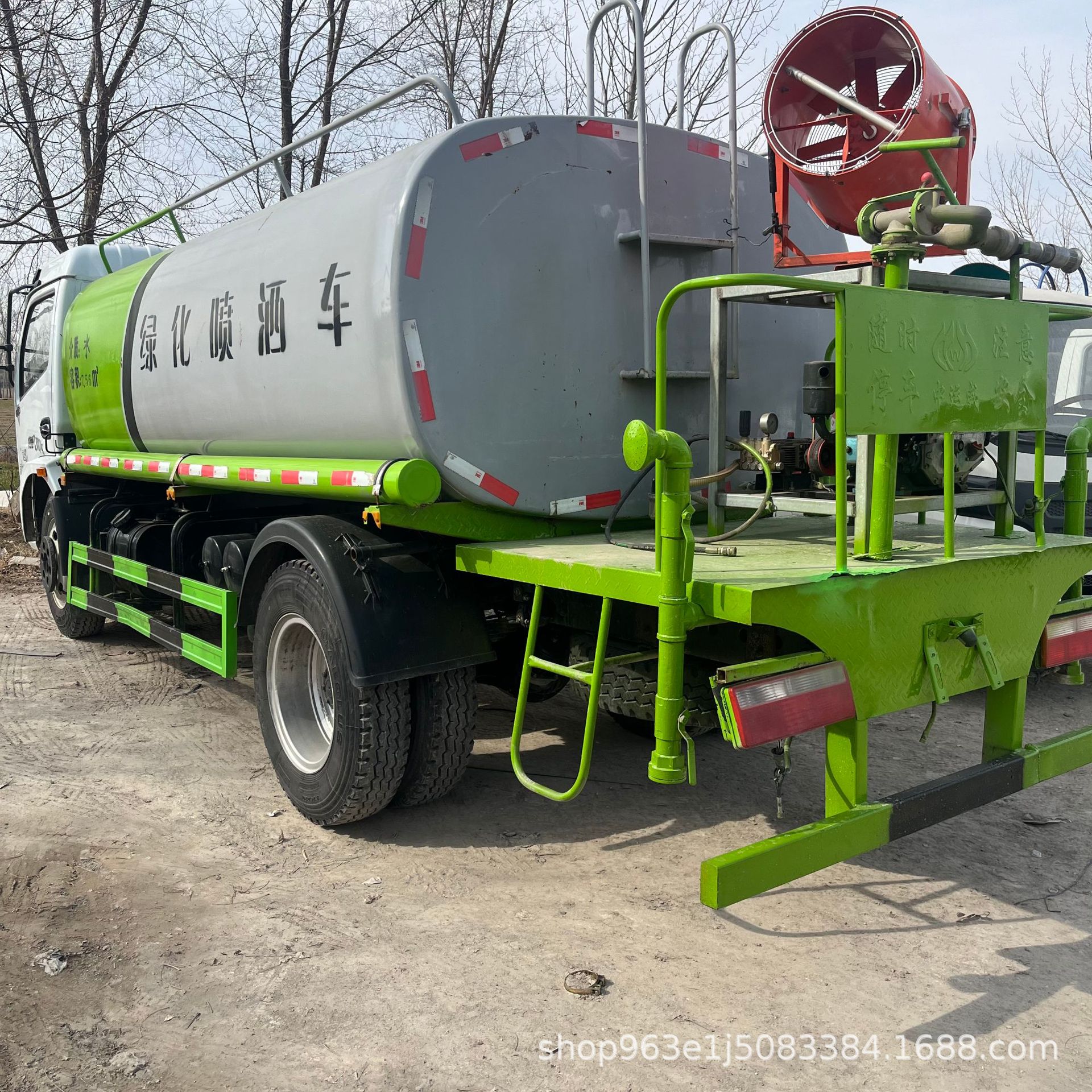 Export Front-Mounted Electronic Gun Dongfeng Sprinkler Dust Suppressor Truck Construction Site Diesel Sprinkler Truck Landscaping Road Spray
